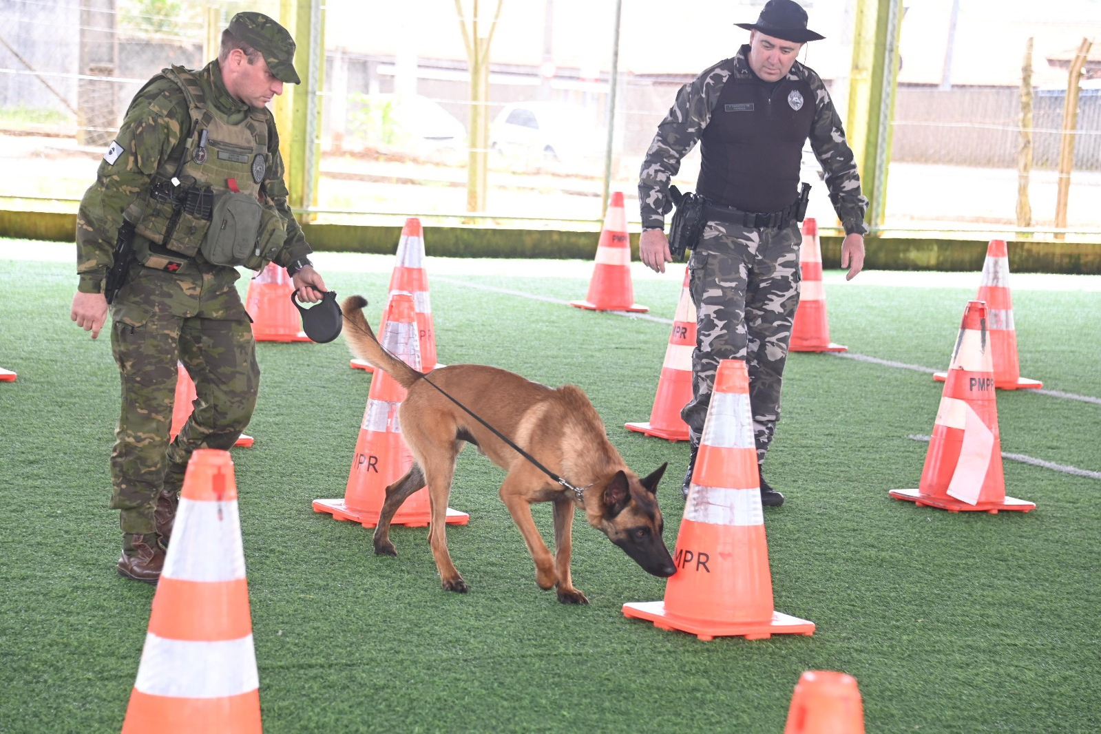 Polícia Militar do Paraná Recebe Novos Kits de Detecção de Drogas para Treinamento de Cães