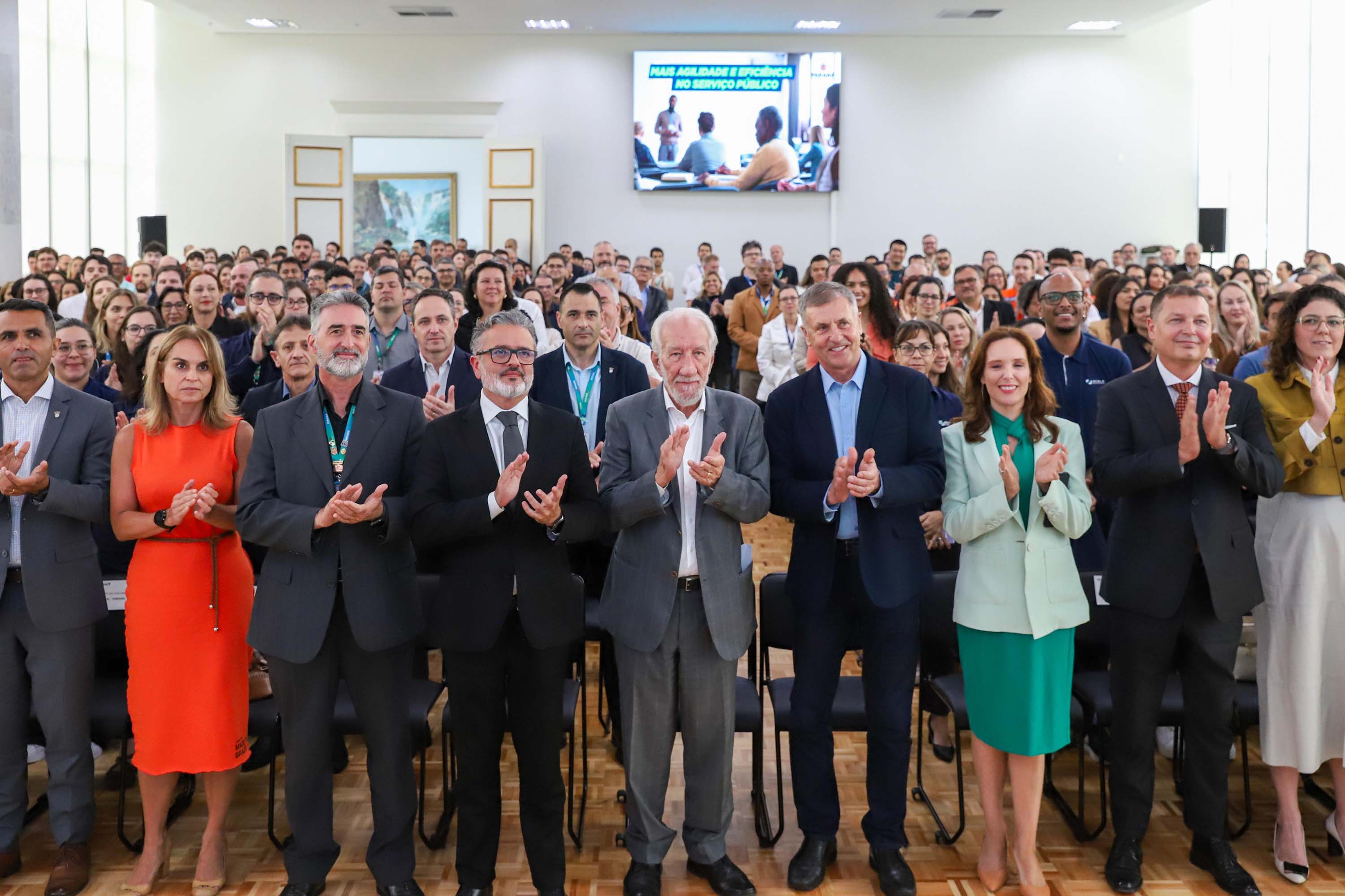 Paraná lança programa de capacitação em contratações públicas para servidores