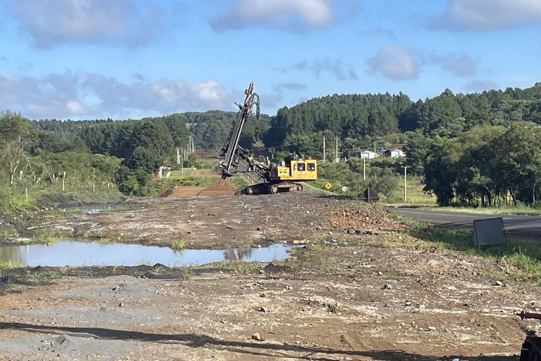 Interdição na PRC-466 para detonações de rochas nesta quarta-feira