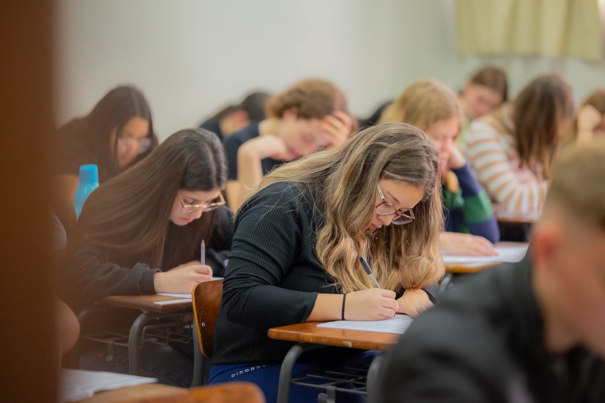 Unespar realiza prova de Redação para Vestibular Especial 2026 em União da Vitória