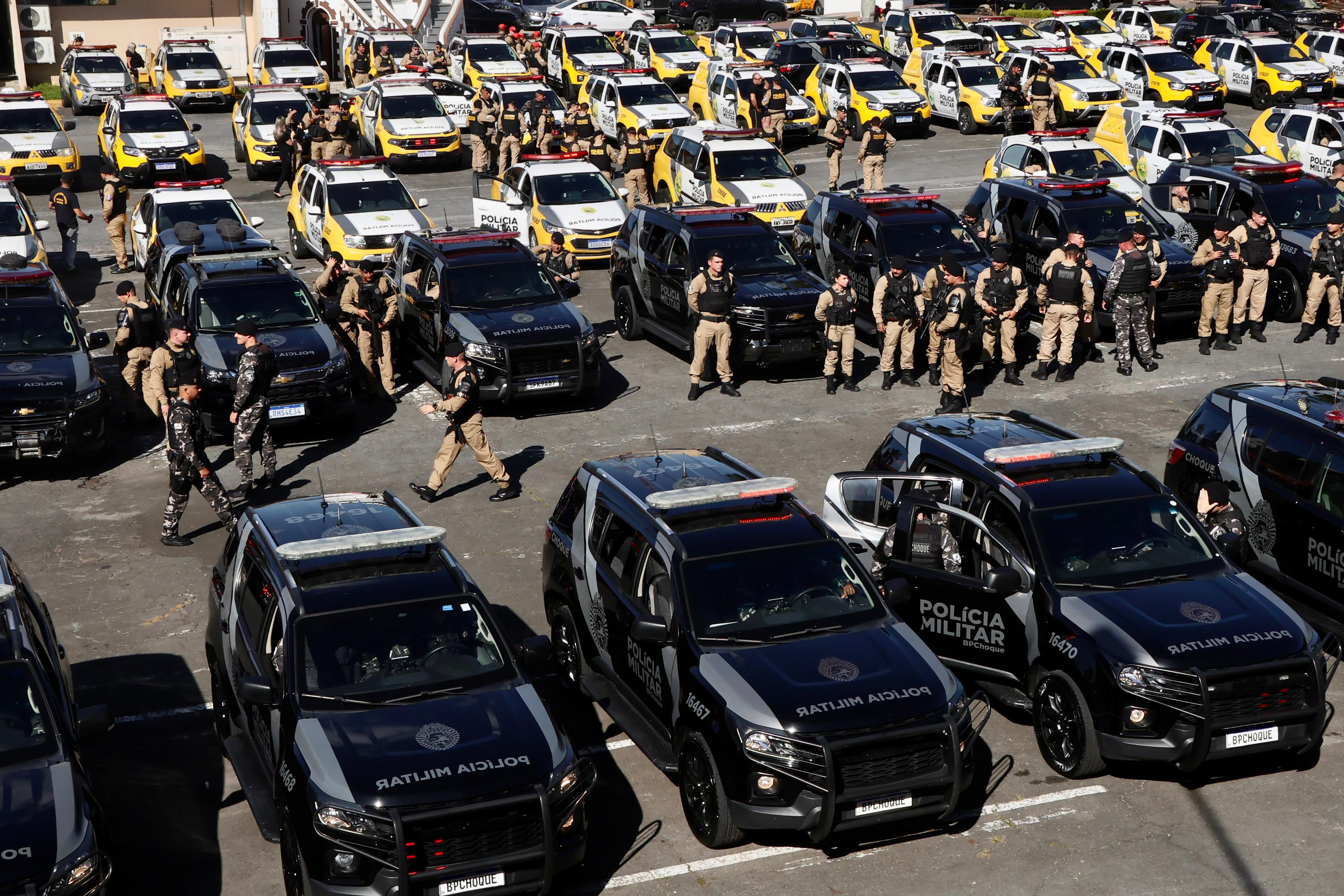 Operação Omnis da PMPR resulta em 22 detenções e apreensões de drogas e armas