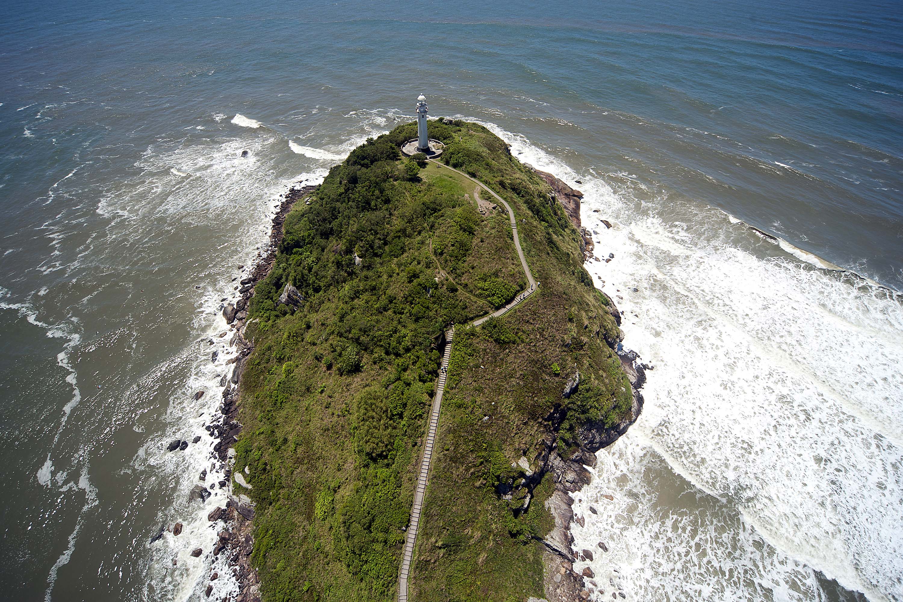 Regras Temporárias Para Veículos Elétricos na Ilha do Mel Visam Proteger Pedestres